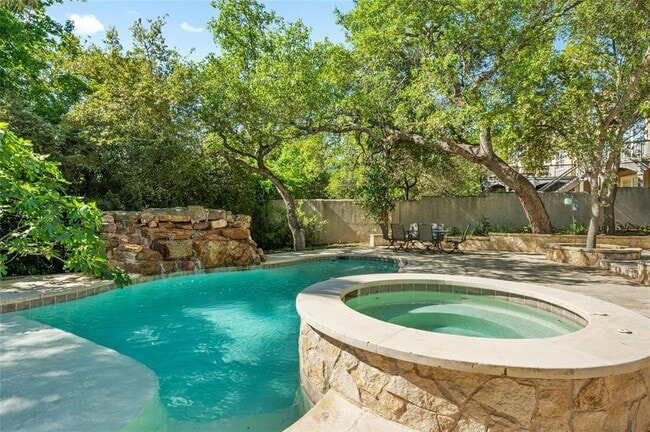 Building Photo - 3205 Rustic River Cove
