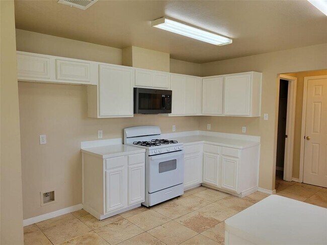 Building Photo - 1411 Danby Heath Ln