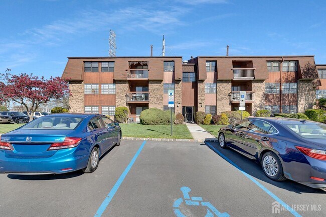 Building Photo - 275 Alpine Way