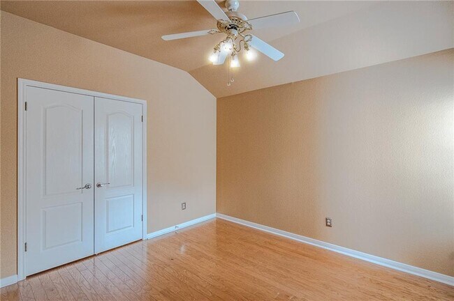 Building Photo - 27 Troon Dr