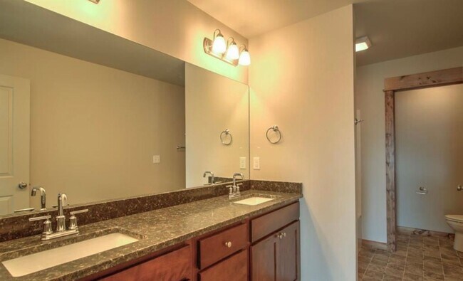 Building Photo - Spacious 3BR/2BA Home in Quiet Belgrade Neighborhood with Fenced Backyard & Garage