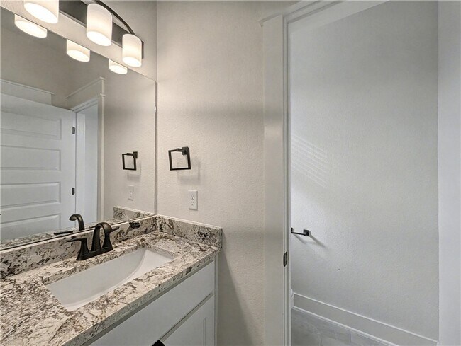 Building Photo - 30 Cromer Dr