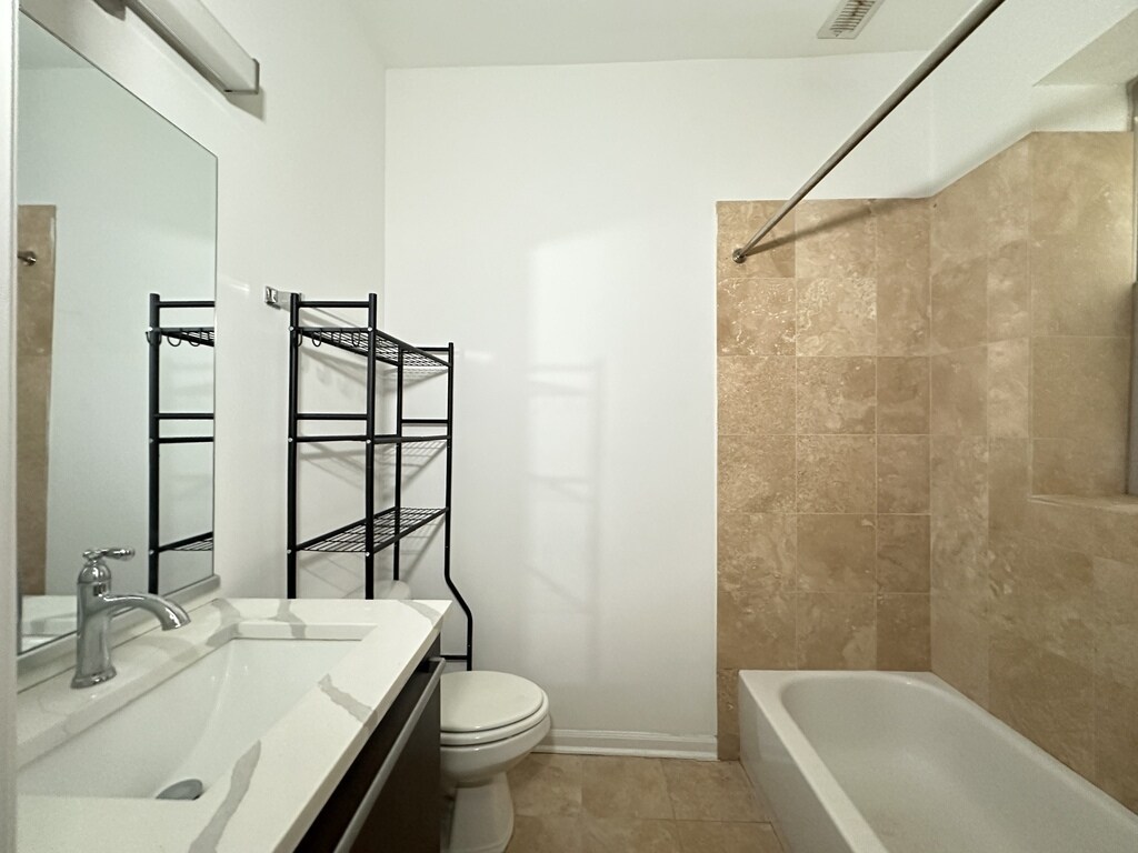 Building Photo - 5054 N Winthrop Ave