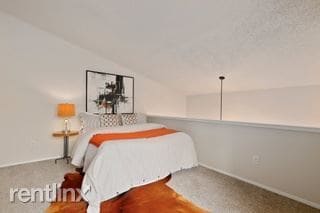 Building Photo - 2 br, 2.5 bath House - 12512 SE 42nd St # 512
