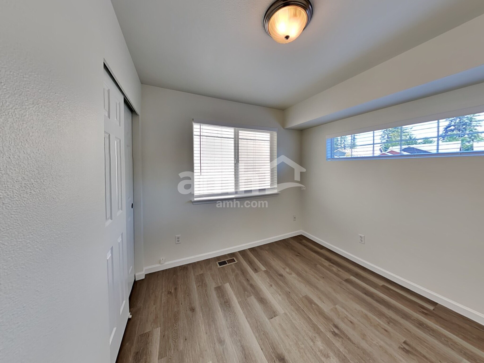 Building Photo - 17712 2nd Ave Ct E