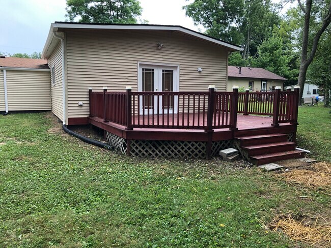 Building Photo - 1050 Janet Dr