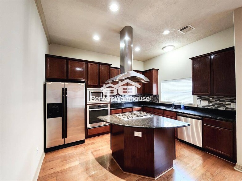 Building Photo - 910 McKinney Park Ln