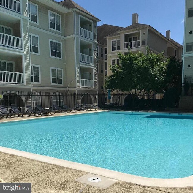 Building Photo - 4561 Strutfield Ln