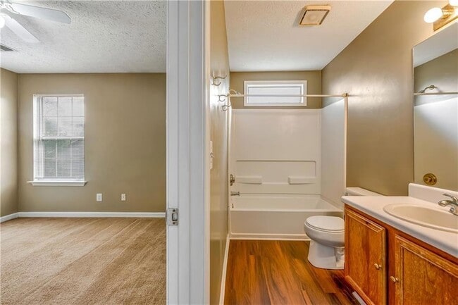 Building Photo - 4392 Windmoor Dr NW