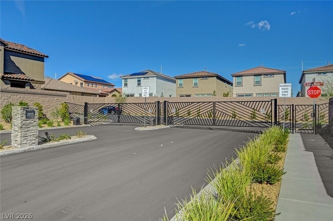 Building Photo - 10029 Luna River Ave