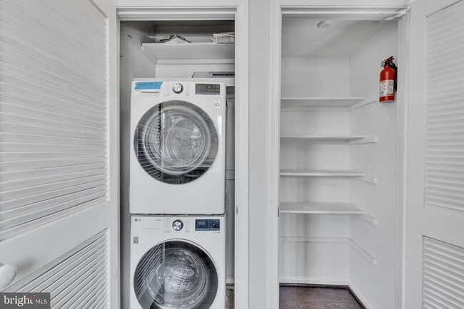 Building Photo - 525 Bashford Ln