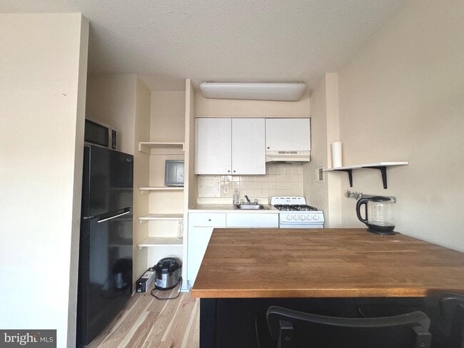 Building Photo - 2101 Chestnut St