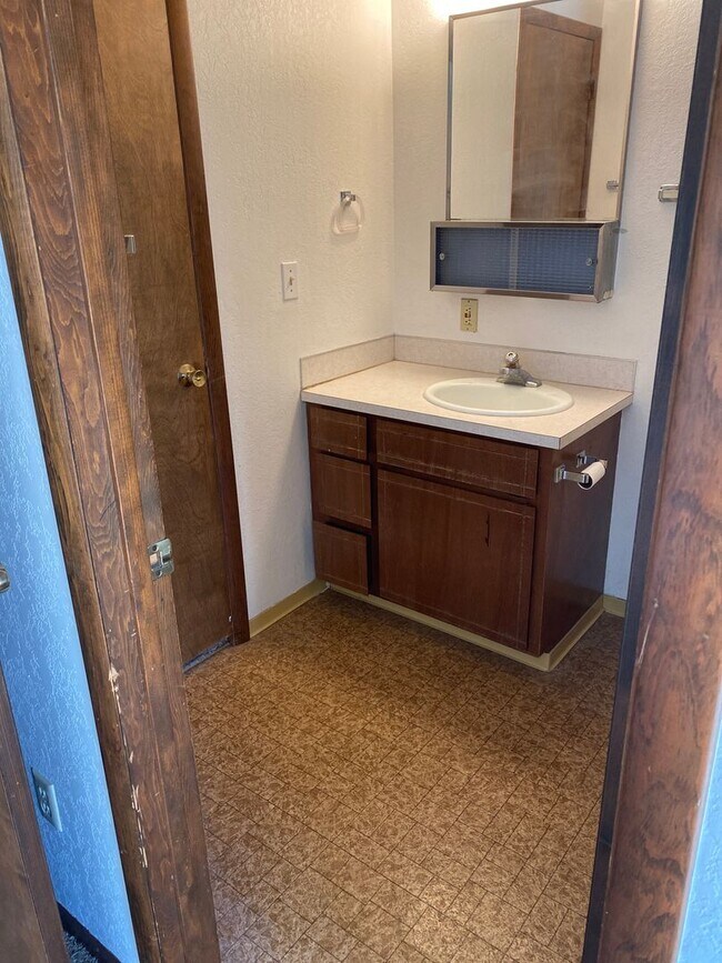 Building Photo - 2030-2040 NW Friel Street