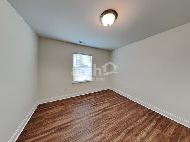 Building Photo - 114 Ashton Dr