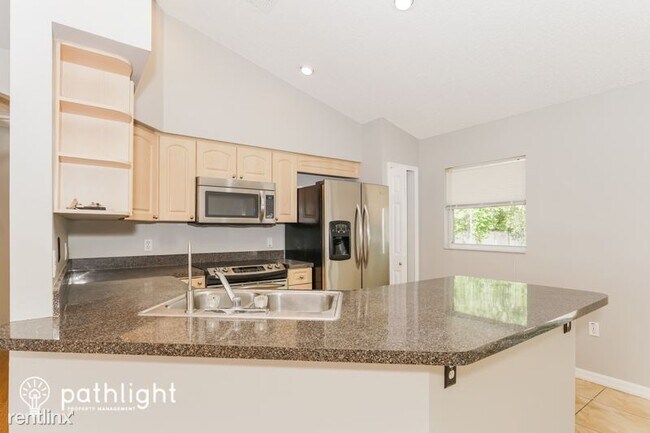 Building Photo - 3 br, 2 bath House - 450 S Cedar Ave UNIT