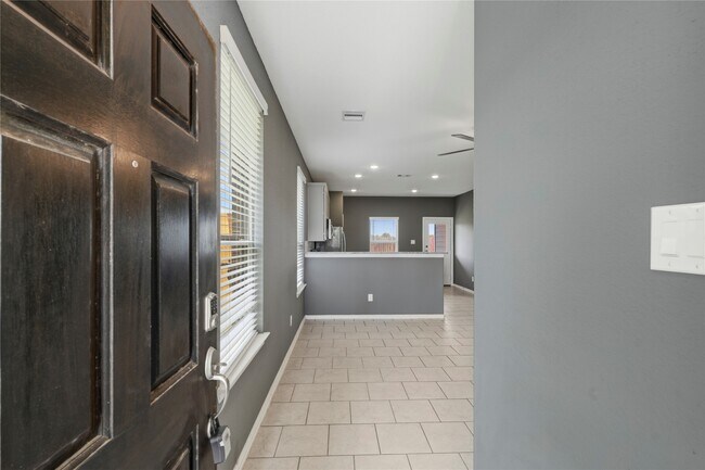 Building Photo - 7422 French Quarter Ct