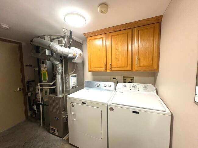 Building Photo - 258 Odlum Ct