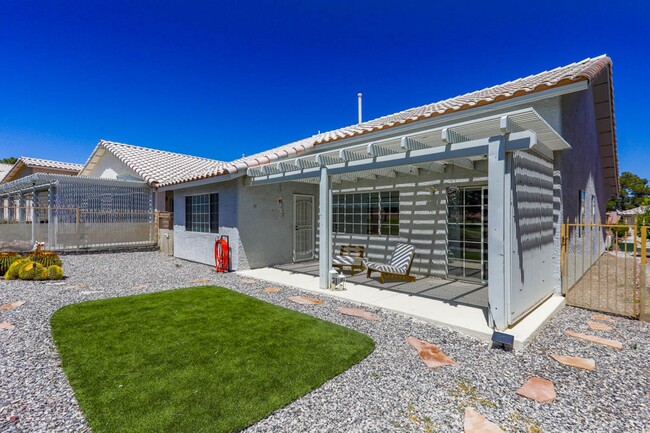 Building Photo - 55+ Age Restricted Los Prados Golf Communi...
