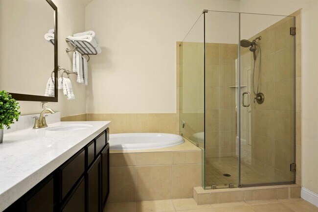 Building Photo - 8406 Oak Leaf Point Dr
