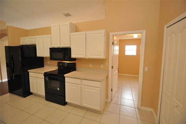Building Photo - 65 Rolling Fern Dr