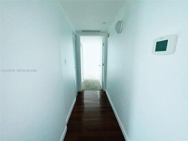 Building Photo - 2101 Brickell Ave