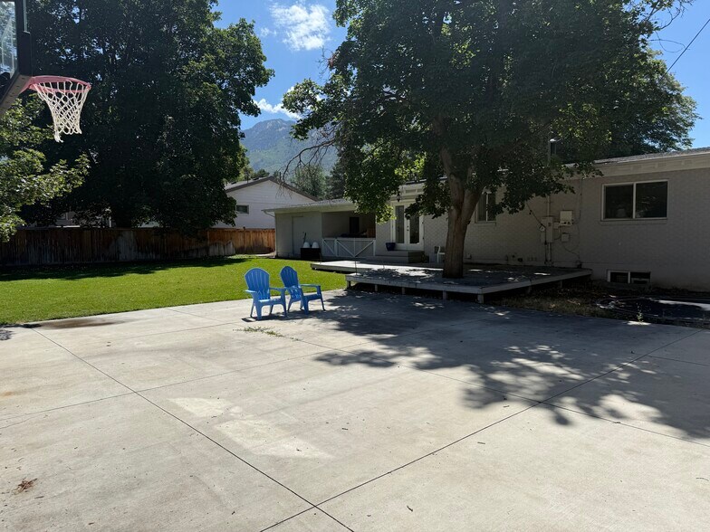 Building Photo - 2627 E Melony Dr