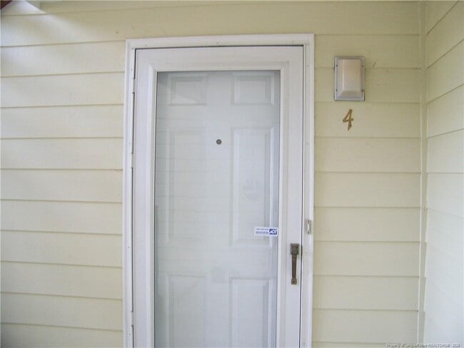 Building Photo - 513 Meadowland Ct