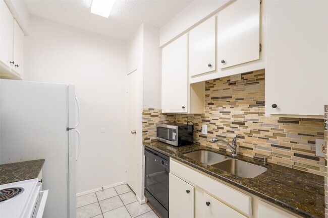 Building Photo - 7900 N Stadium Dr