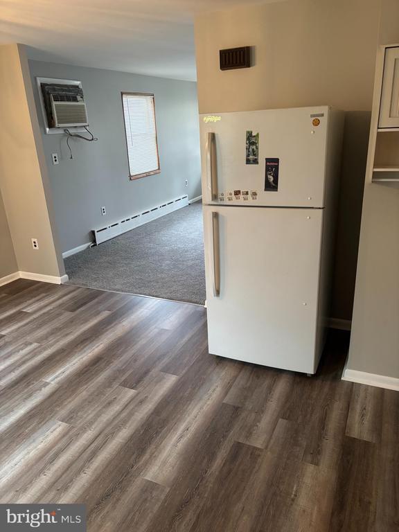 Building Photo - 820 Broad St