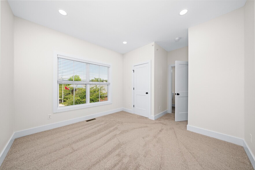 Building Photo - 1422 Spring Pointe Ln