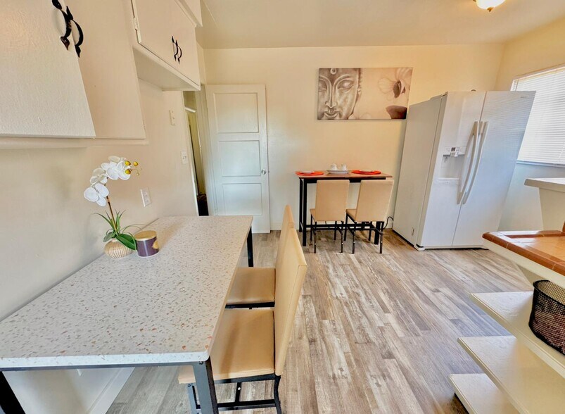 Primary Photo - 2811 Dracena St