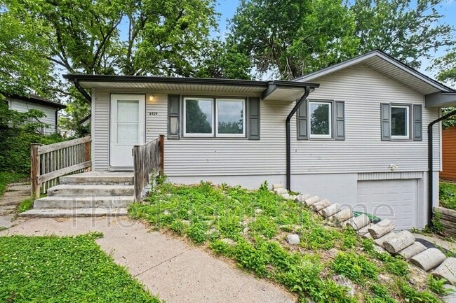 Building Photo - 6929 N 64th St