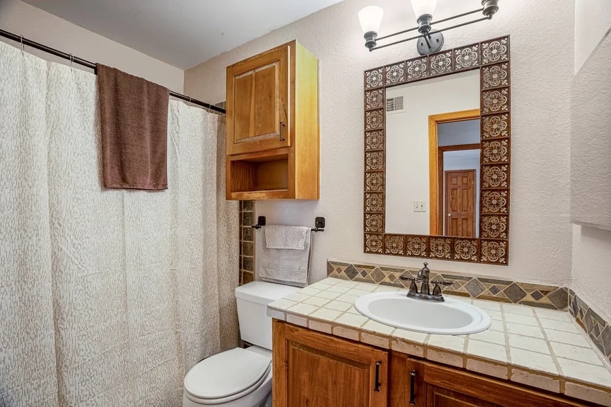Bedroom 1 Full Bath - 2501 W Zia Rd