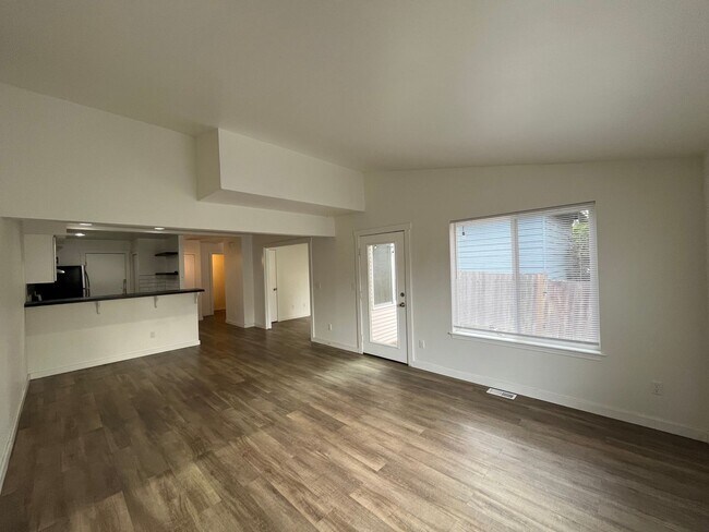 Building Photo - Updated 3 Bedroom Home Near Barkley Village