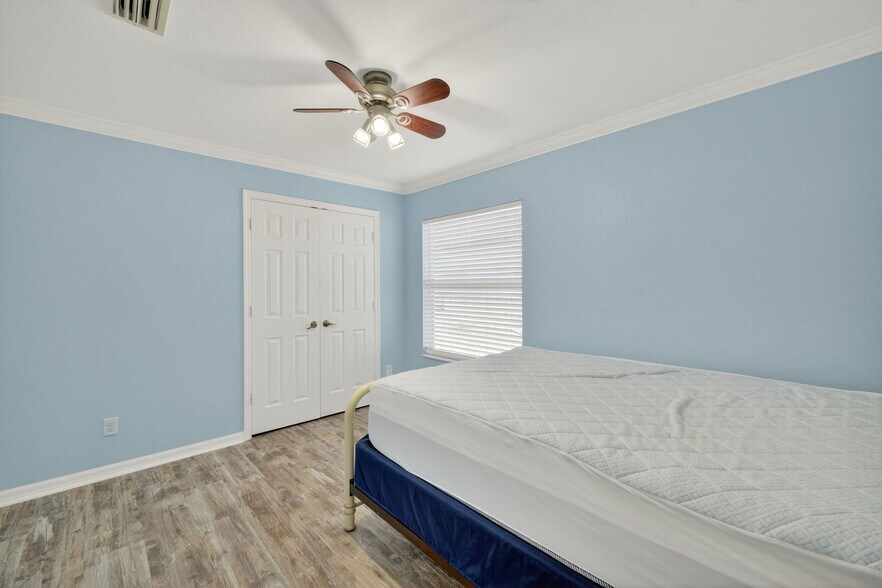 Building Photo - 8250 Silver Birch Way