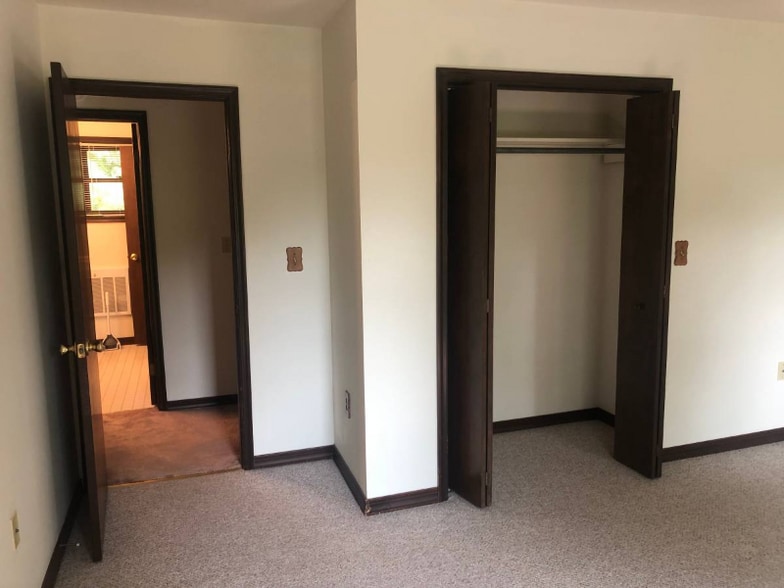 Building Photo - 296-298 Upper Demunds Rd