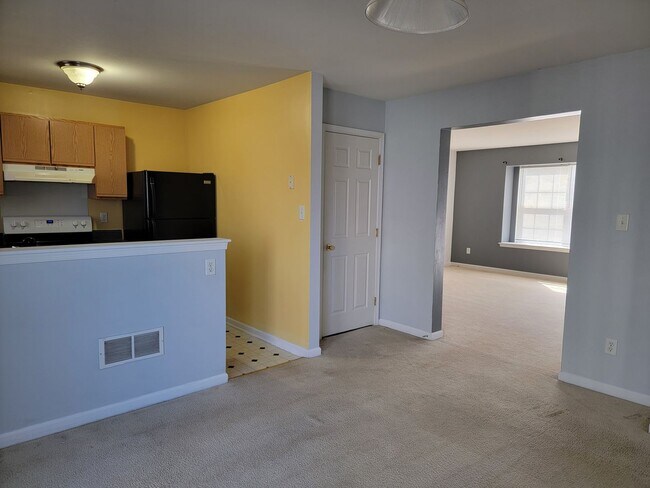 Building Photo - 407 Champs Ln