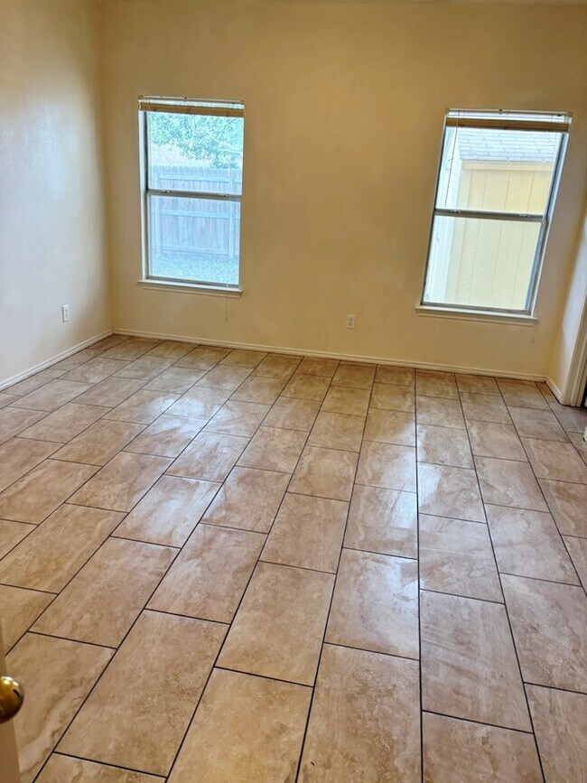 Building Photo - 1311 Hazelbury Ln