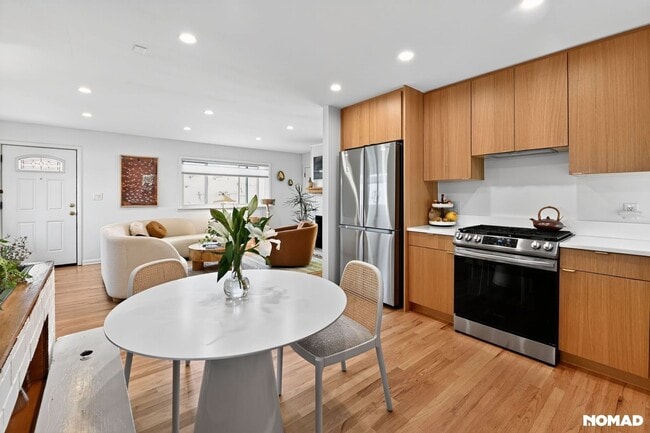 Building Photo - 316 East St