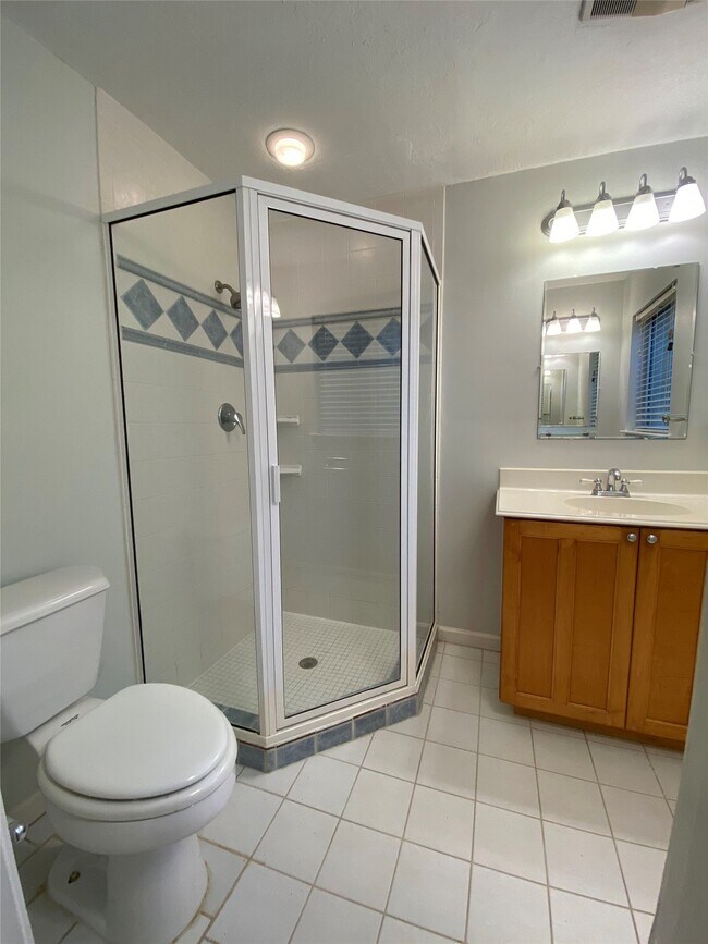 Building Photo - 12314 Rincon Dr
