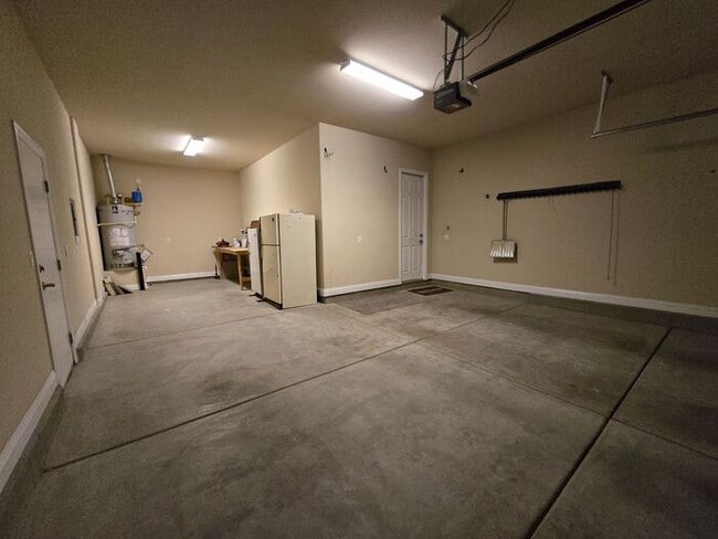 Building Photo - Beautiful Single-Story Home with Upgraded Kitchen & Spacious Backyard in Gated Community