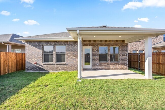 Building Photo - 607 Clover Crk Dr