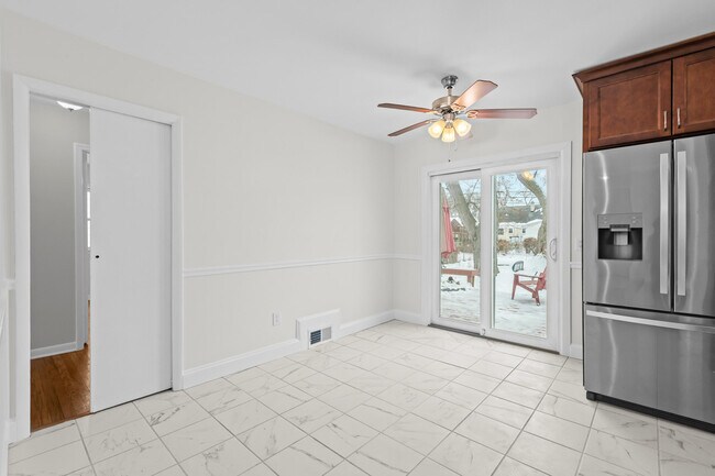 Building Photo - 4521 Thorncroft Ave