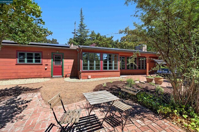 Building Photo - 755 Glenside Dr