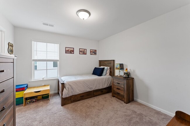Building Photo - 505 S Oak Crst Dr