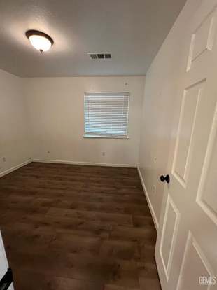 Building Photo - 476 Emily Way
