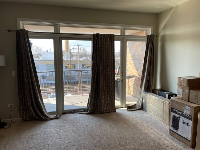 Building Photo - 6400 N Northwest Hwy