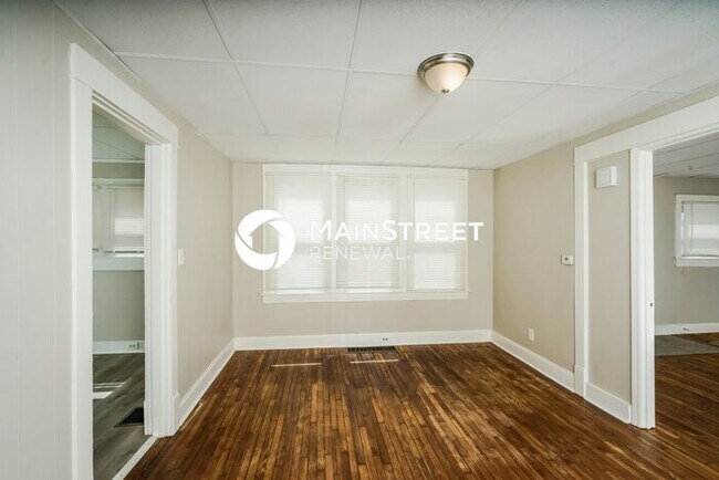 Building Photo - 3 Bedroom Pet-Friendly Home in Louisville,...