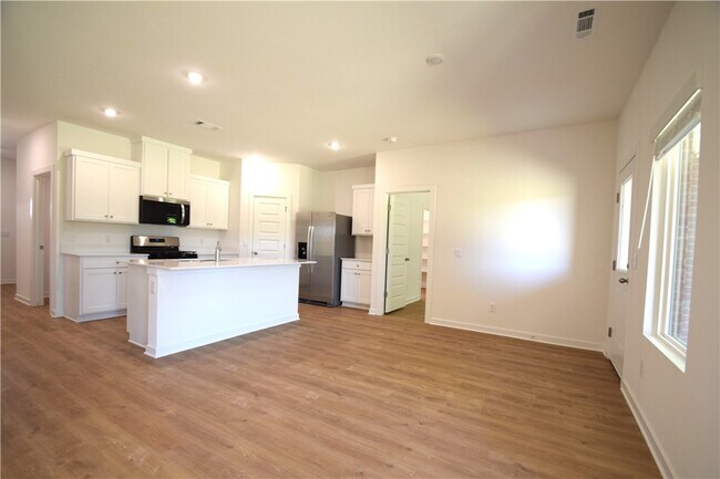 Building Photo - 346 Texas Ave