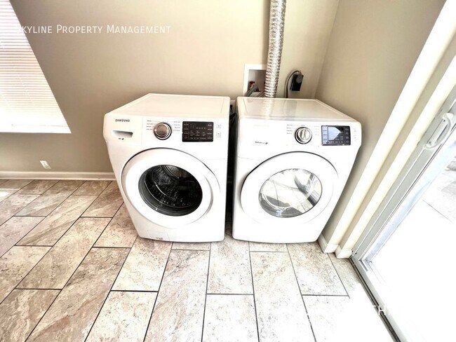 Building Photo - 2202 E Lehigh Ave